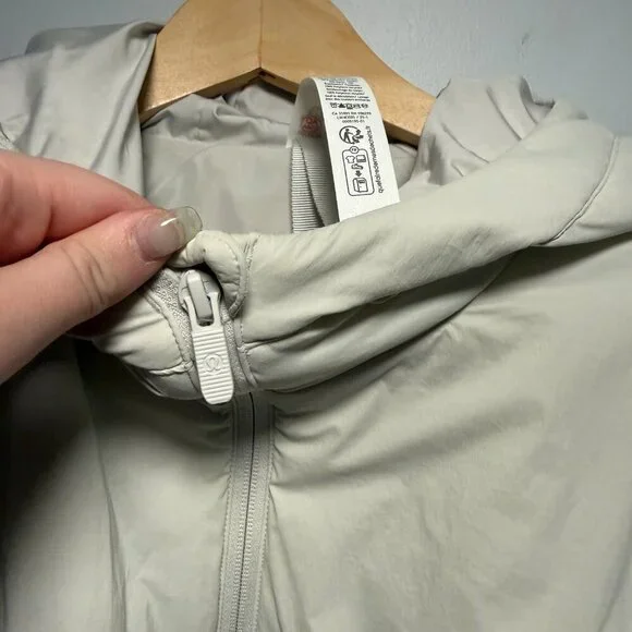 Lululemon Water-Resistant Insulated Hooded Jacket SZL Bone